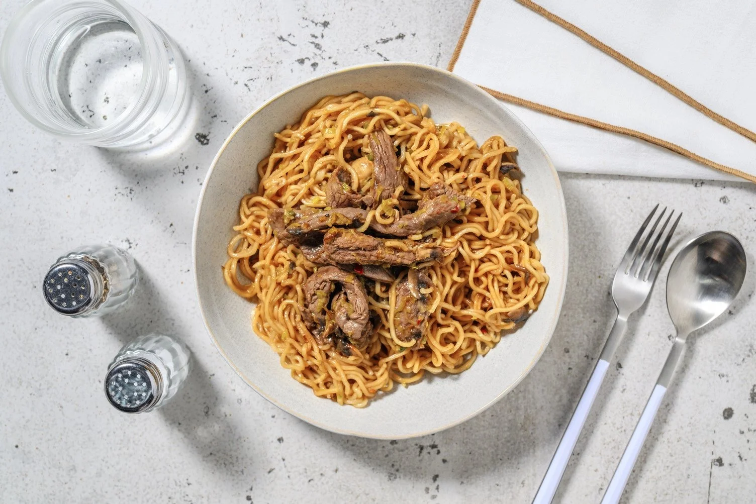 Whole Wheat Noodles Stir-Fried with Marinated Beef